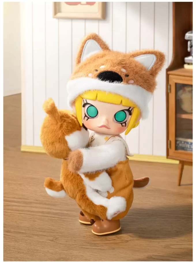 MOLLY Sarılma 1/8 Aksiyon Figürü